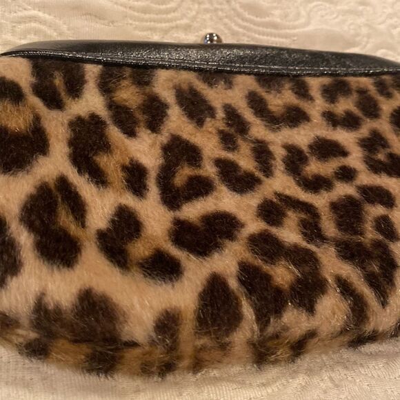 Leopard Print Clutch Purse - Picture 4 of 6